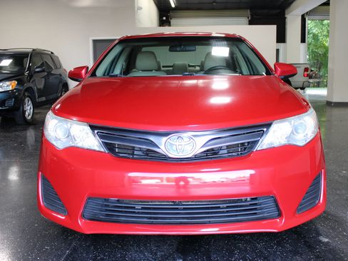 Used 2013 Toyota Camry LE FWD image 7