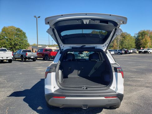 New 2026 Chevrolet Equinox LT w/ Convenience Package II image 9