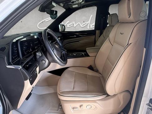 Used 2023 Cadillac Escalade ESV Premium Luxury image 19