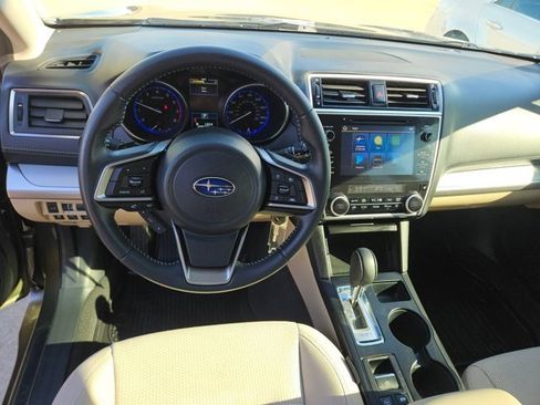 Used 2019 Subaru Outback 2.5i Premium image 16