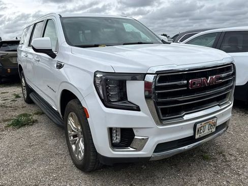 Used 2022 GMC Yukon XL SLT AWD/4WD image 2