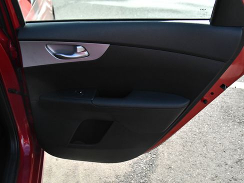 Used 2023 Kia Forte LXS w/ LXS Technology Package image 33