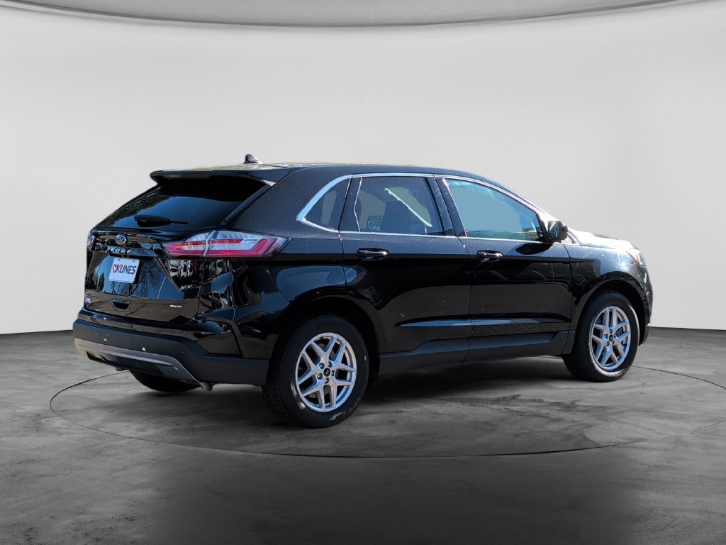Used 2024 Ford Edge SEL AWD/4WD image 7