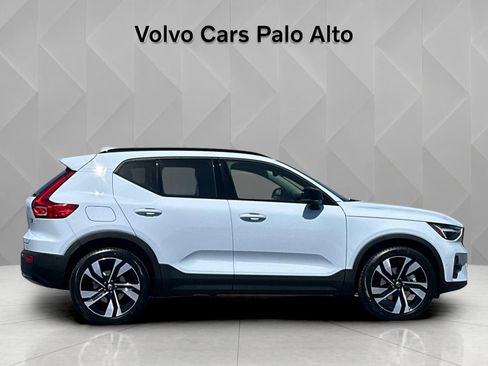 New 2026 Volvo XC40 B5 Plus w/ Climate Package AWD/4WD image 10