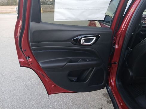 New 2026 Jeep Compass Latitude image 32