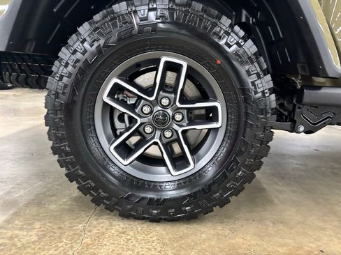 New 2026 Jeep Gladiator Mojave image 7