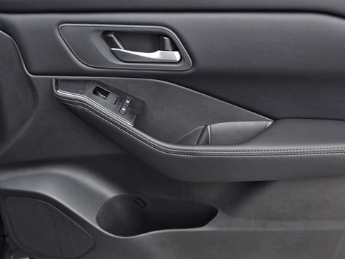 New 2026 Nissan Rogue SV FWD image 8