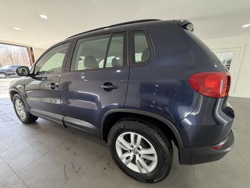 Used 2016 Volkswagen Tiguan S image 7