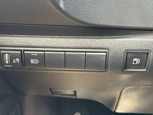 Used 2025 Toyota Corolla LE w/ LE Premium Package FWD image 33