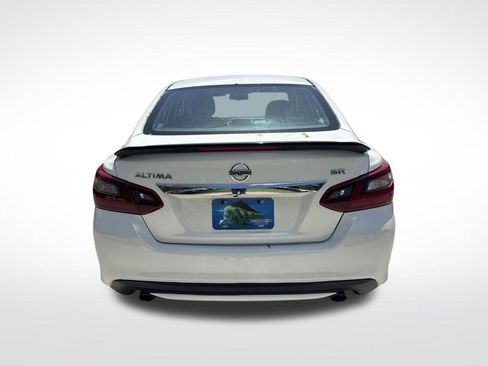 Used 2017 Nissan Altima 2.5 SR w/ Midnight Edition Package FWD image 8