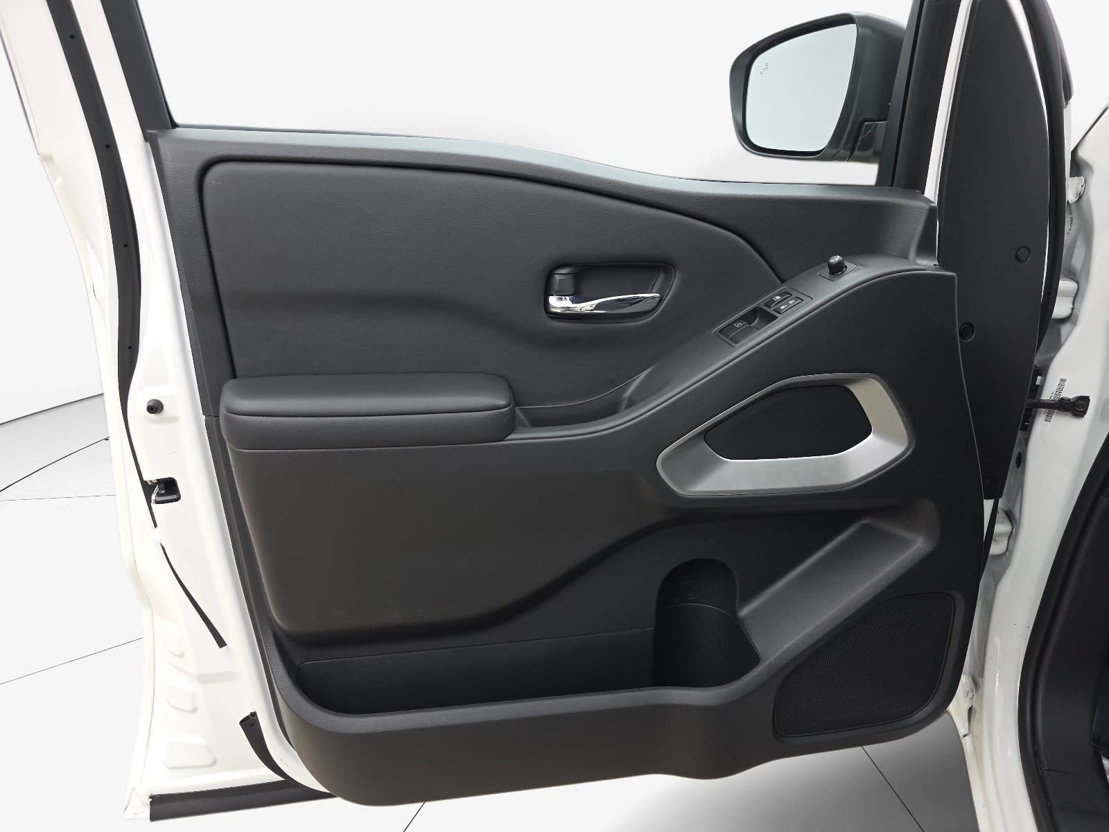 Used 2025 Nissan Frontier SV RWD image 23