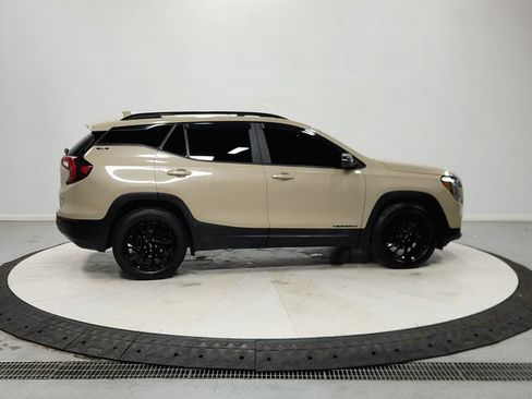 Used 2023 GMC Terrain SLE w/ Driver Convenience Package FWD image 9