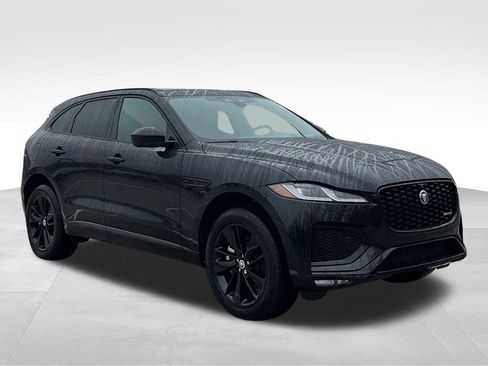 Used 2025 Jaguar F-PACE R-Dynamic S image 11