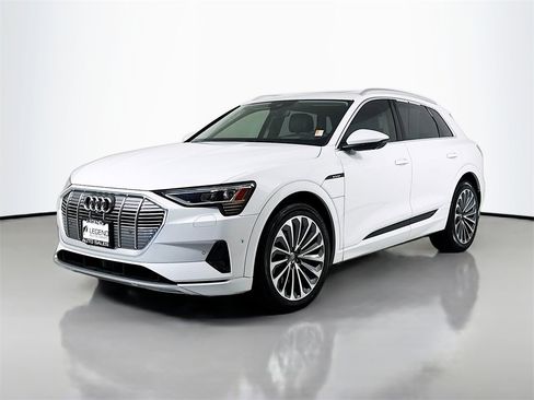 Used 2019 Audi e-tron Prestige w/ Prestige Package image 1