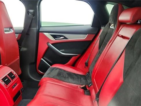 Used 2022 Jaguar F-PACE SVR image 29