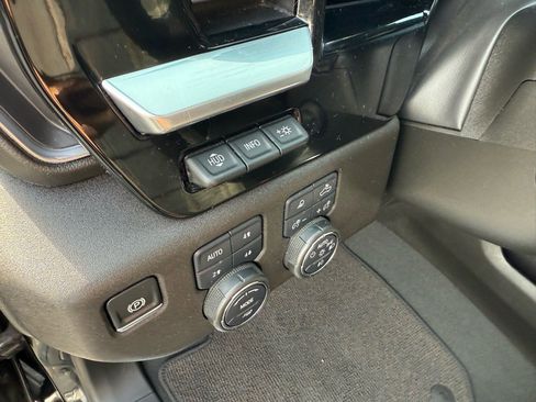 Used 2024 Chevrolet Silverado 1500 High Country w/ Midnight Edition image 21