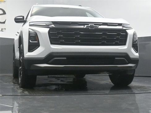 New 2026 Chevrolet Equinox LT w/ Midnight Edition image 3