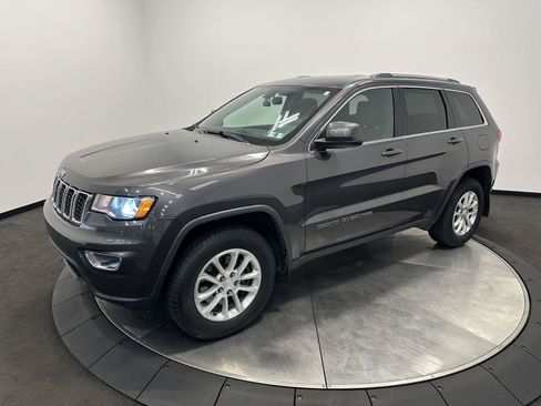 Used 2021 Jeep Grand Cherokee Laredo w/ Security & Convenience Group AWD/4WD image 4
