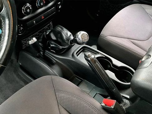 Used 2014 Jeep Wrangler Unlimited Sport w/ Power Convenience Group image 16