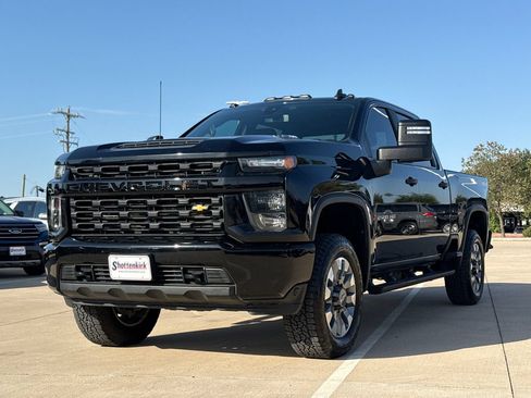 Used 2022 Chevrolet Silverado 2500 Custom w/ Custom Value Package AWD/4WD image 3