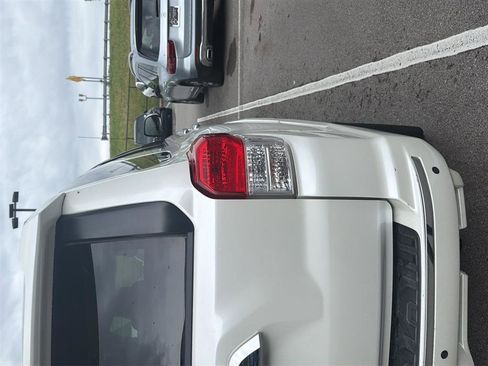 Used 2012 Toyota 4Runner SR5 w/ Convenience Pkg image 7