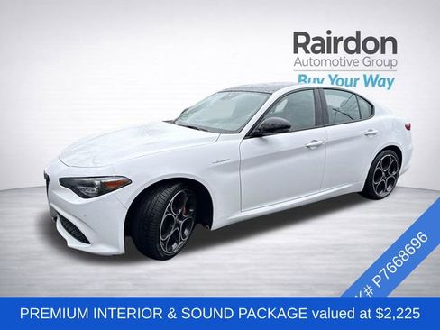 Used 2023 Alfa Romeo Giulia Veloce image 3
