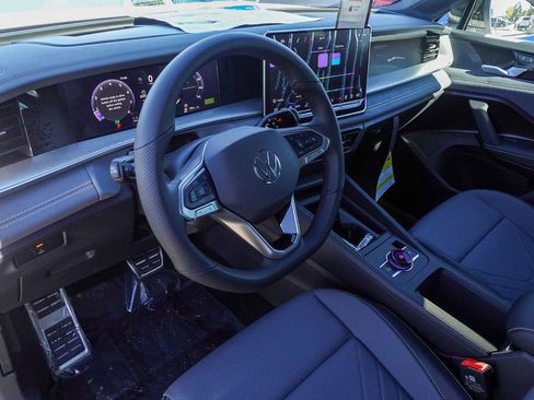 New 2026 Volkswagen Tiguan SE R-Line image 12