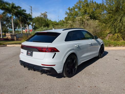 New 2026 Audi RS Q8 performance image 4