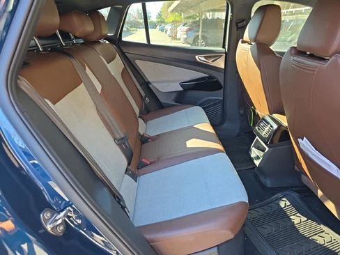 Used 2023 Volkswagen ID.4 Pro image 11