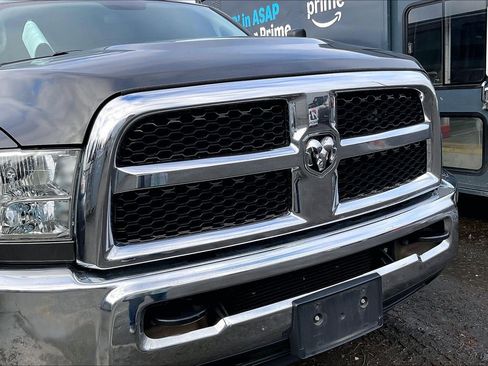Used 2018 RAM 2500 Tradesman w/ Chrome Appearance Group image 5