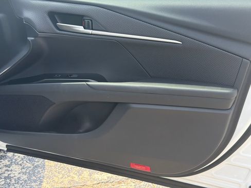 New 2026 Toyota Camry Hybrid FWD image 12