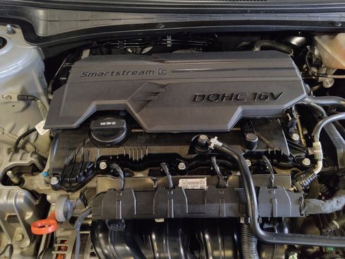 Used 2021 Hyundai Elantra SEL FWD image 30