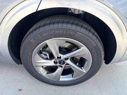 Used 2026 Genesis GV70 2.5T Advanced AWD/4WD image 6