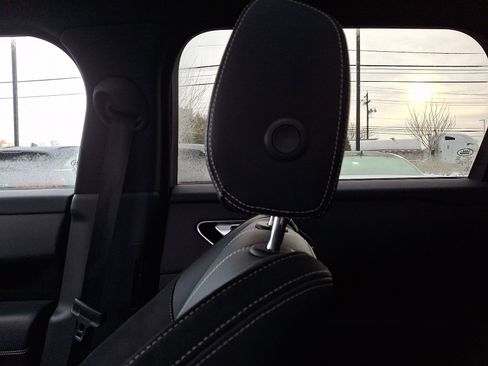 Used 2020 Land Rover Range Rover Velar R-Dynamic S image 17