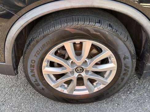 Used 2018 Nissan Rogue SV AWD/4WD image 10