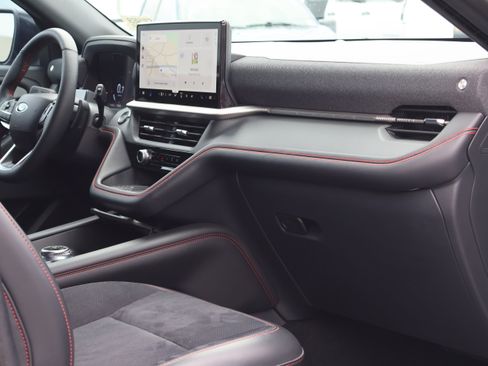 Used 2025 Ford Explorer ST image 43