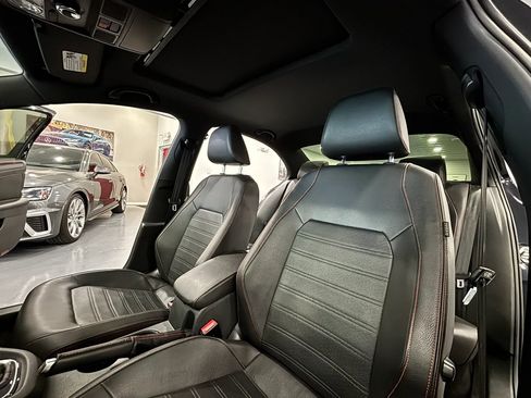 Used 2017 Volkswagen Jetta GLI FWD image 11