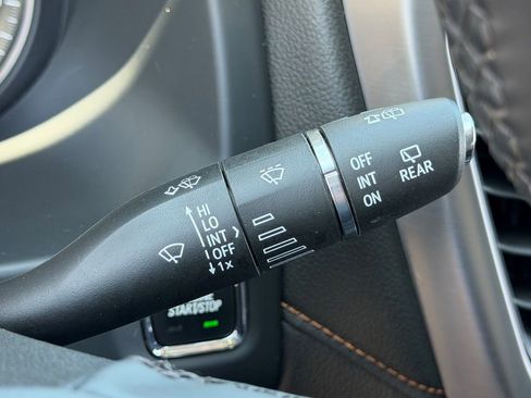 Used 2023 GMC Acadia AT4 AWD/4WD image 40