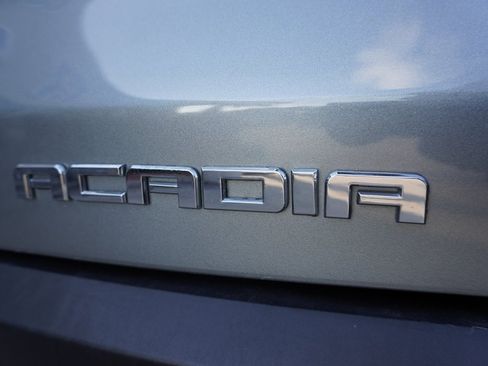 Used 2023 GMC Acadia SLE w/ Driver Convenience Package image 31