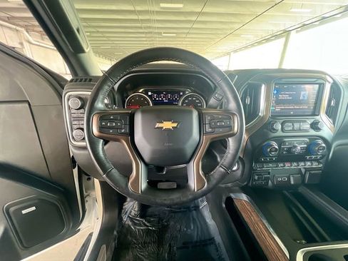 Used 2022 Chevrolet Silverado 1500 High Country image 14