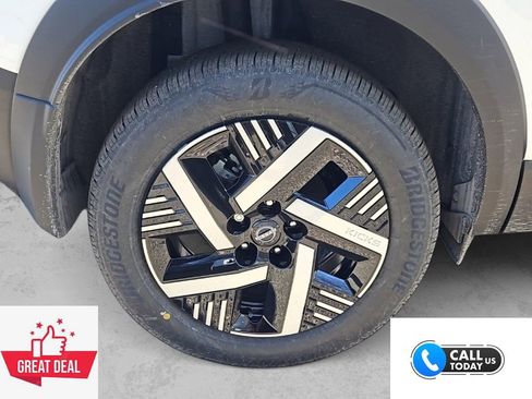 New 2025 Nissan Kicks SV image 4