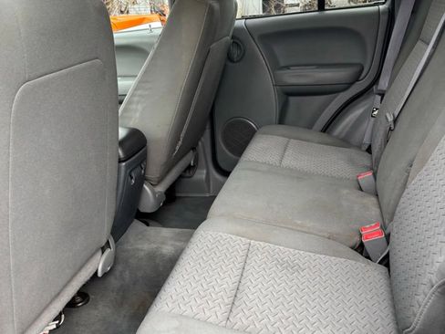 Used 2005 Jeep Liberty Renegade image 35