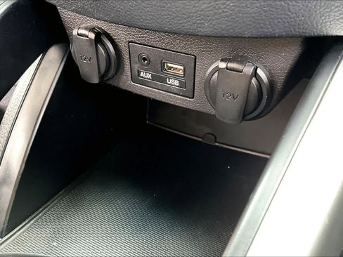 Used 2017 Hyundai Veloster Value Edition image 34