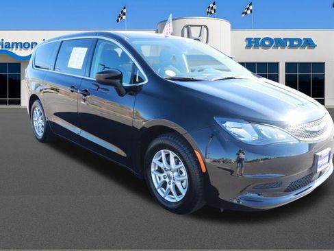 Used 2024 Chrysler Voyager LX image 1