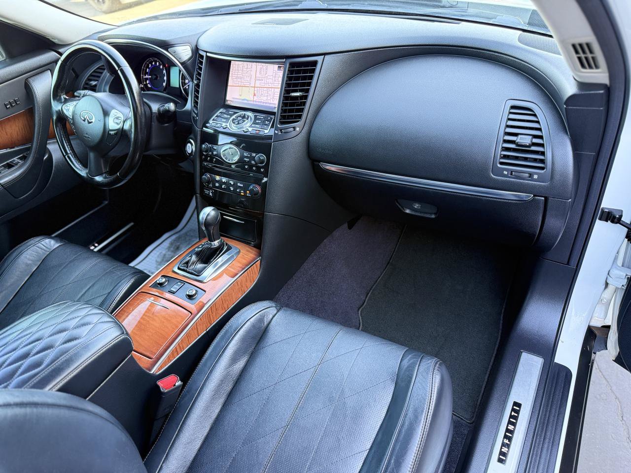Used 2014 INFINITI QX70 AWD w/ Premium Package image 16