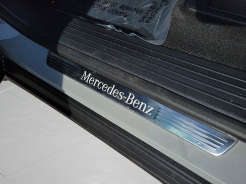 Used 2025 Mercedes-Benz GLE 450e 4MATIC image 24