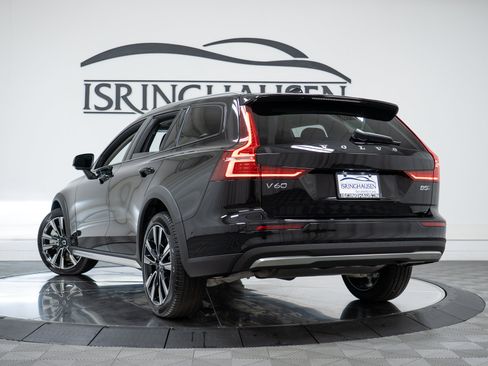 New 2026 Volvo V60 B5 Cross Country Ultra w/ Climate Package AWD/4WD image 28