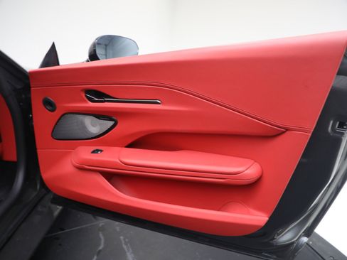 Used 2026 Aston Martin V8 Vantage Roadster image 37