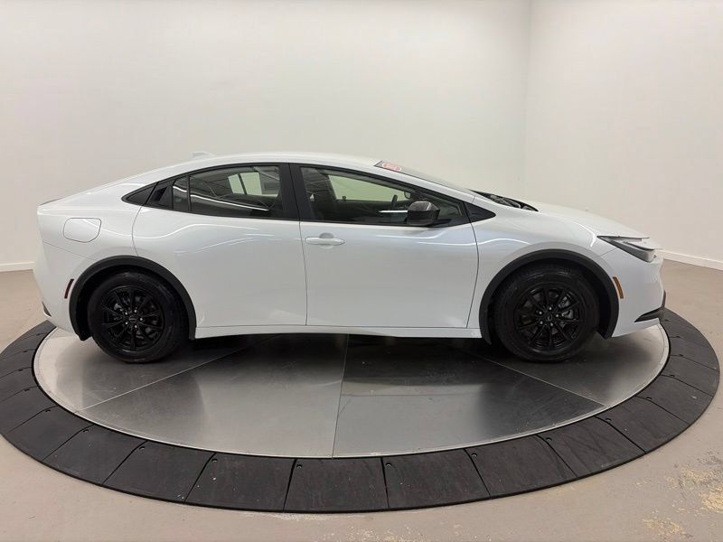 Used 2023 Toyota Prius Prime FWD image 2