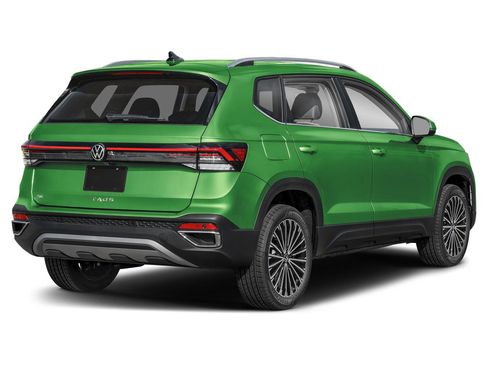 New 2026 Volkswagen Taos SE image 3